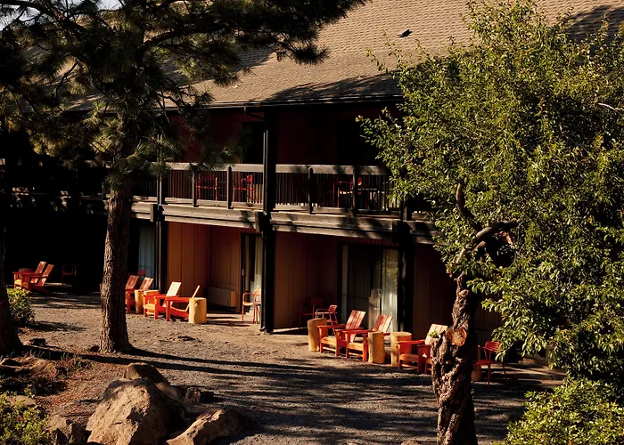 Riverhouse Lodge